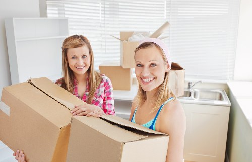 Local home removals support for a family moving within Greenwich